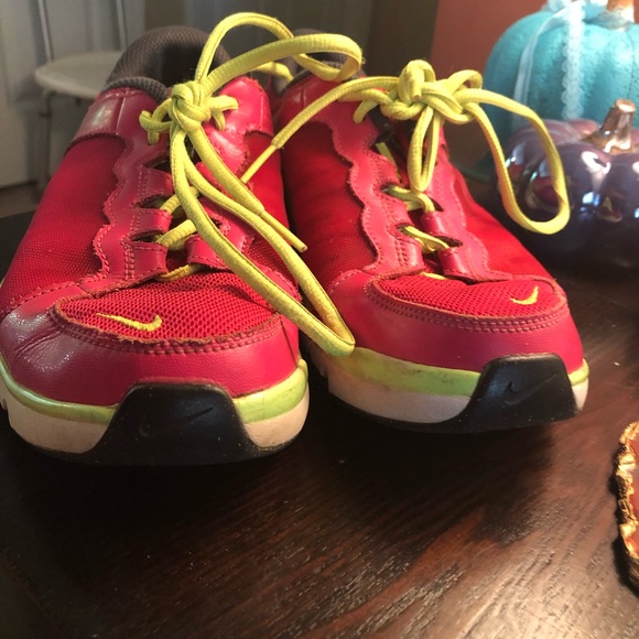 Nike tennis shoes - Picture 3 of 7